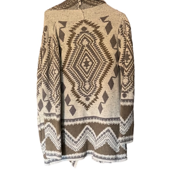 EUC Lovestitch Medium sweater cardigan Neutral colors - Picture 3 of 10